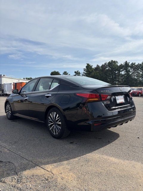 Used 2024 Nissan Altima 2.5 SV image 5