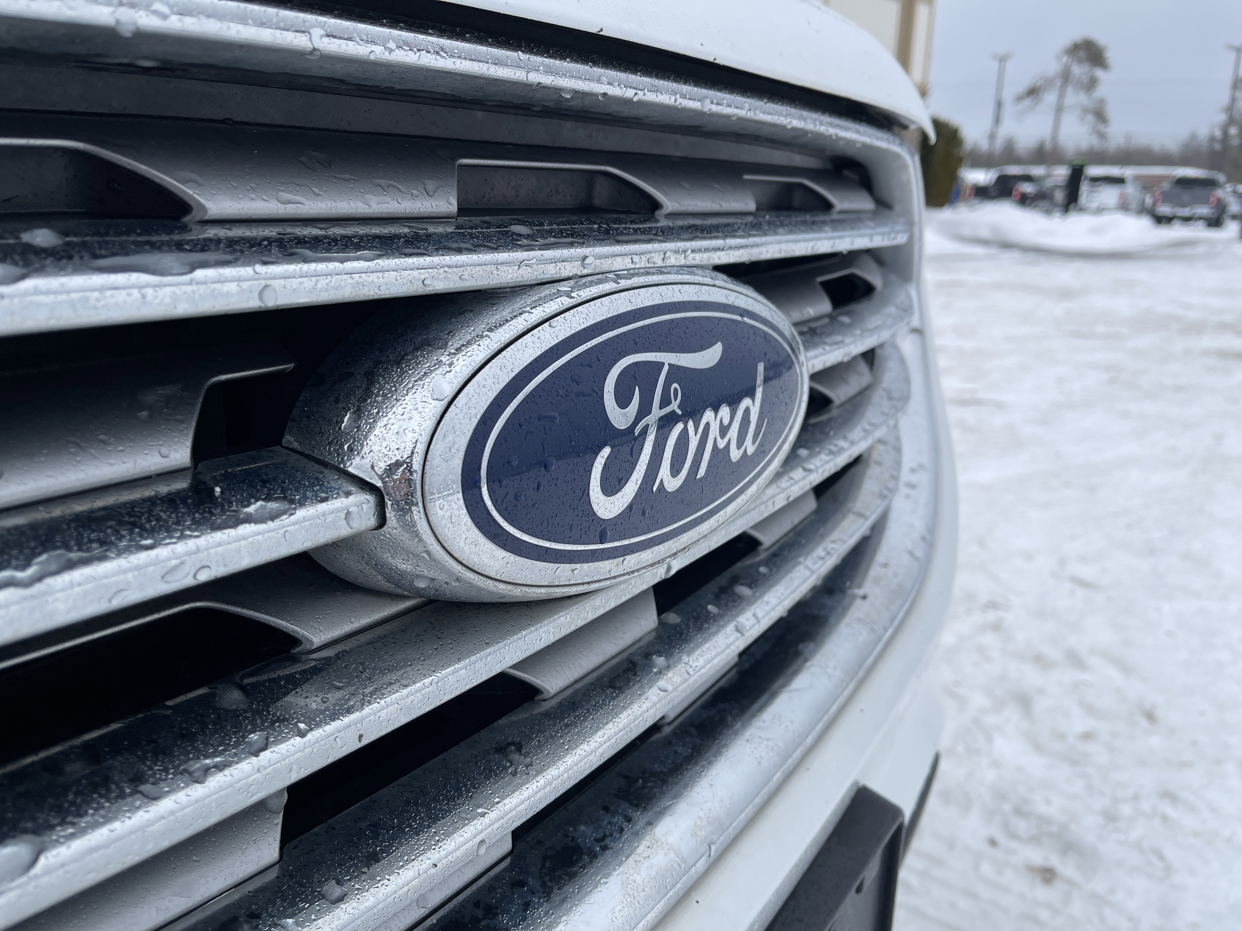 Used 2020 Ford Edge SEL image 23