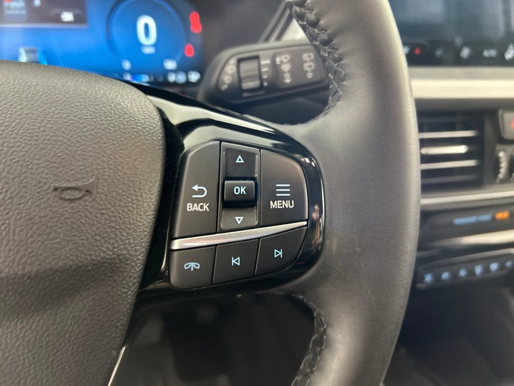 Used 2023 Ford Escape Platinum AWD/4WD image 18