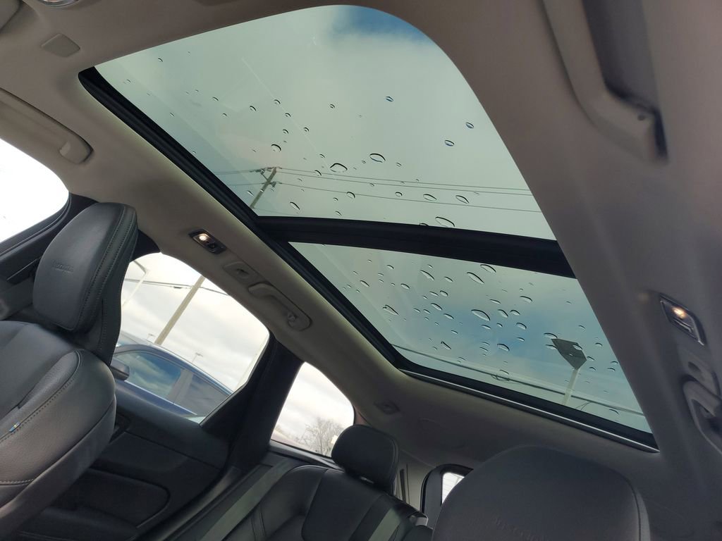 Used 2020 Volvo XC60 T5 Inscription image 25