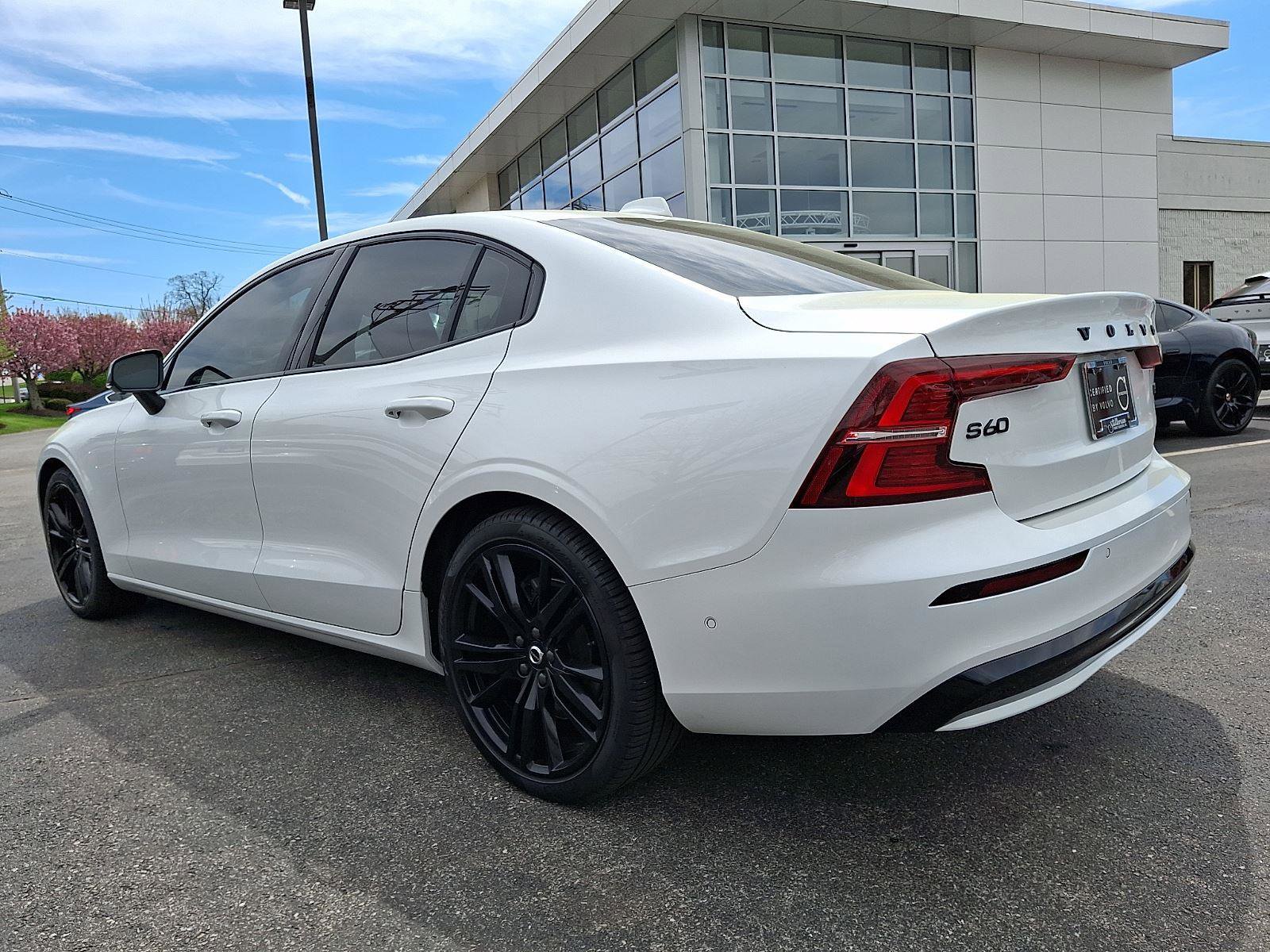 Certified 2023 Volvo S60 B5 Plus w/ Climate Package AWD/4WD image 4