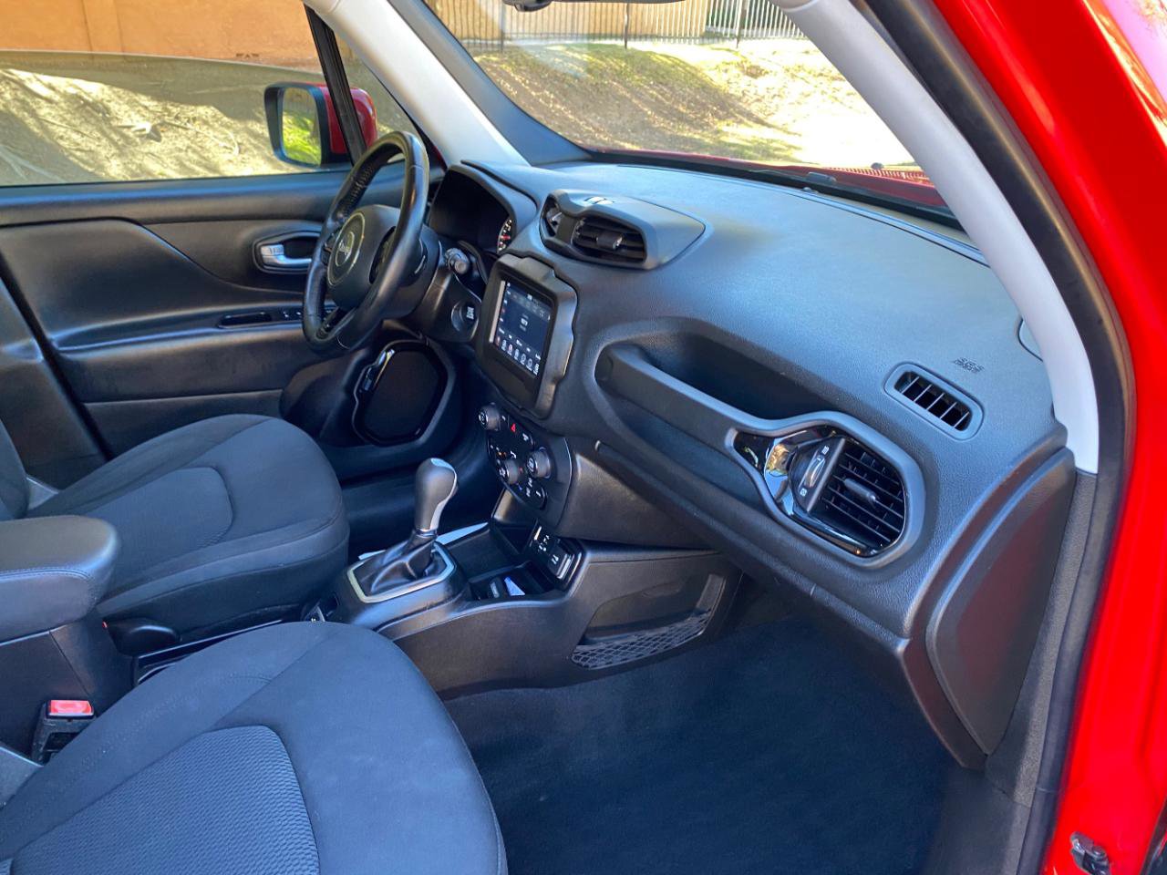 Used 2018 Jeep Renegade Altitude w/ Popular Equipment Group image 50