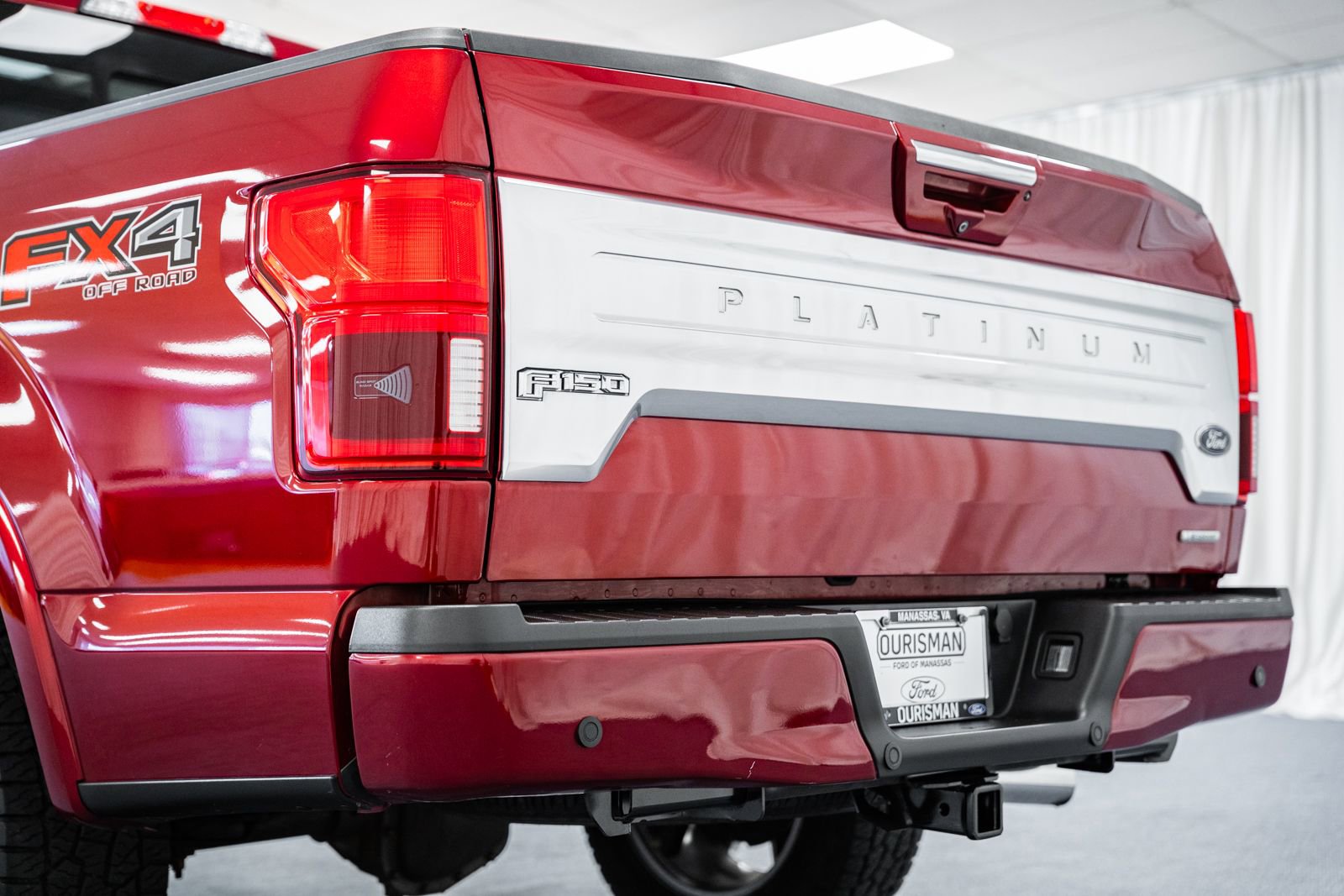 Certified 2018 Ford F150 Platinum w/ Equipment Group 701A Luxury image 6