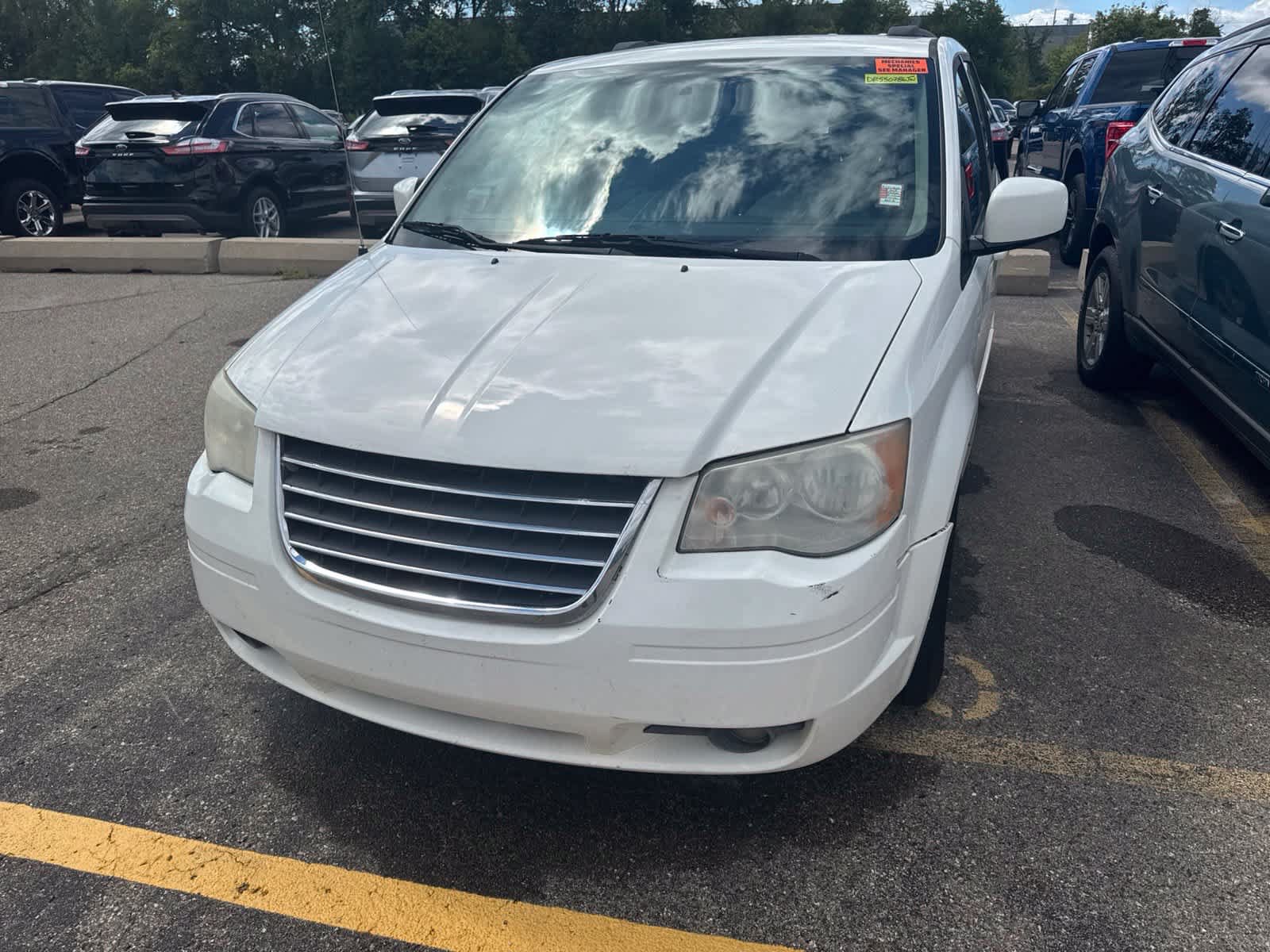 Used 2013 Dodge Grand Caravan SXT FWD image 1