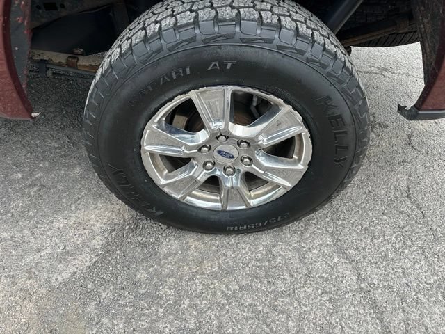 Used 2015 Ford F150 XLT w/ Equipment Group 301A Mid AWD/4WD image 10
