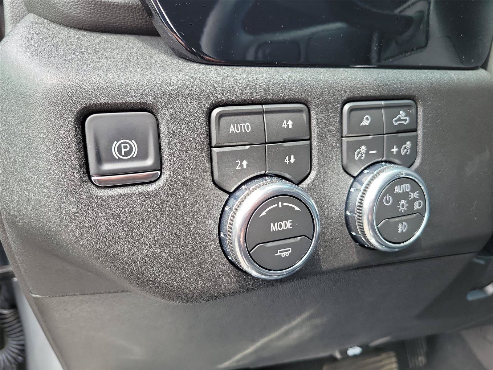 Used 2026 GMC Sierra 2500 SLT w/ SLT Convenience Package AWD/4WD image 22