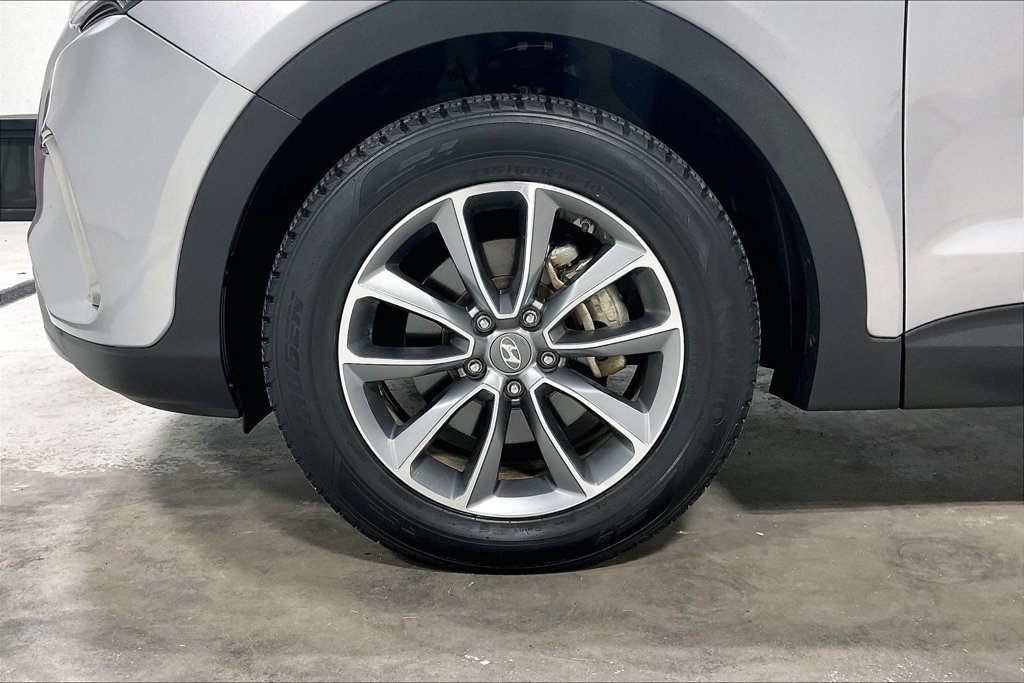 Used 2019 Hyundai Santa Fe XL SE FWD image 10