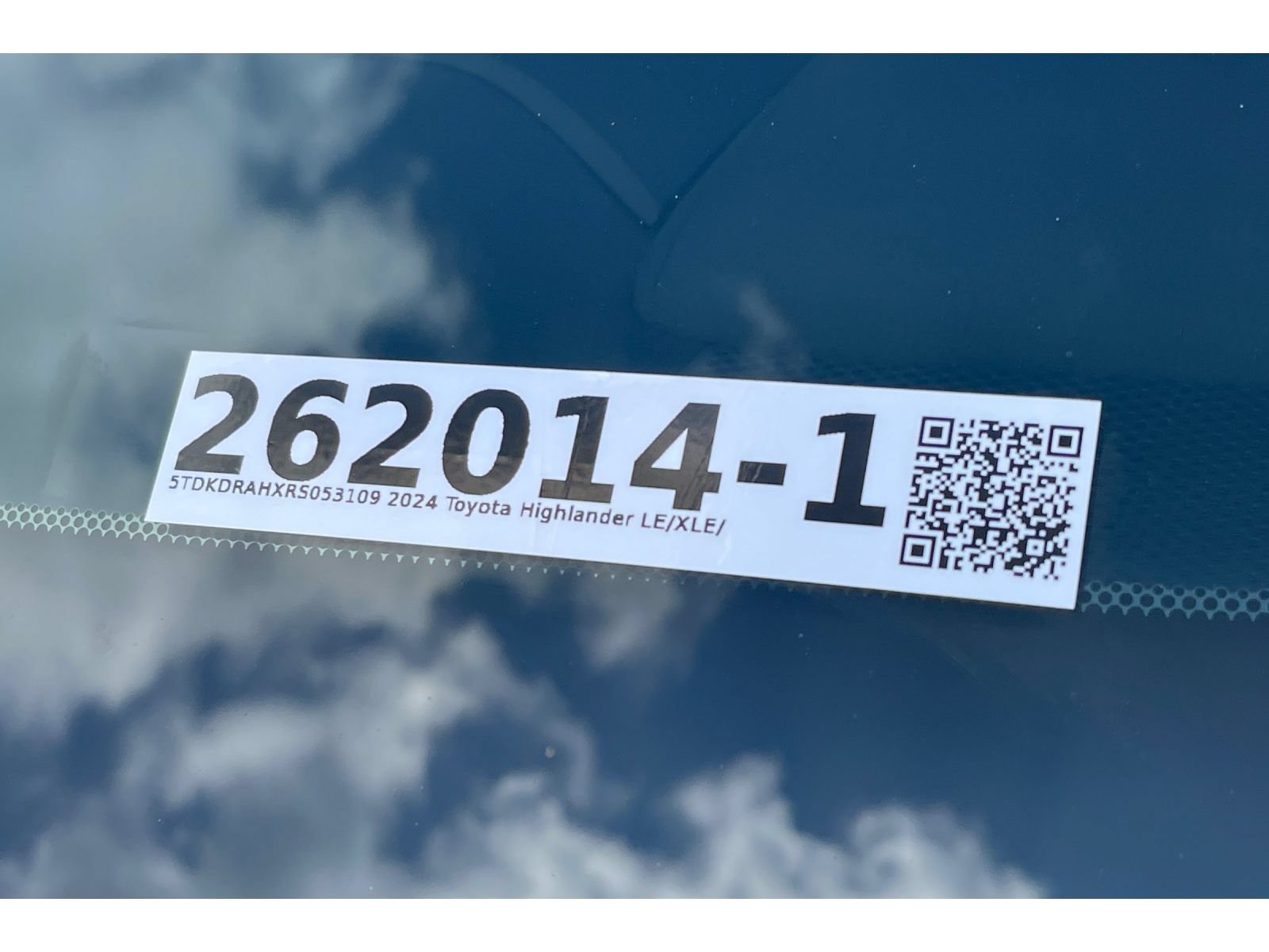 Used 2024 Toyota Highlander XLE FWD image 20