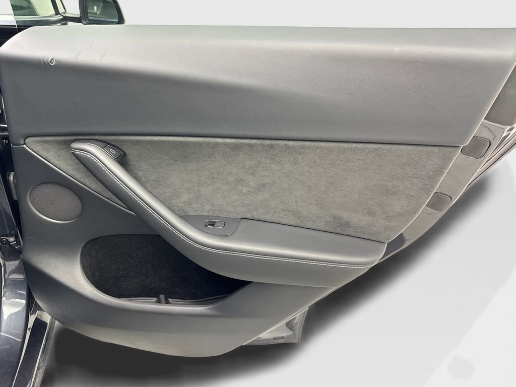 Used 2024 Tesla Model Y Long Range image 42