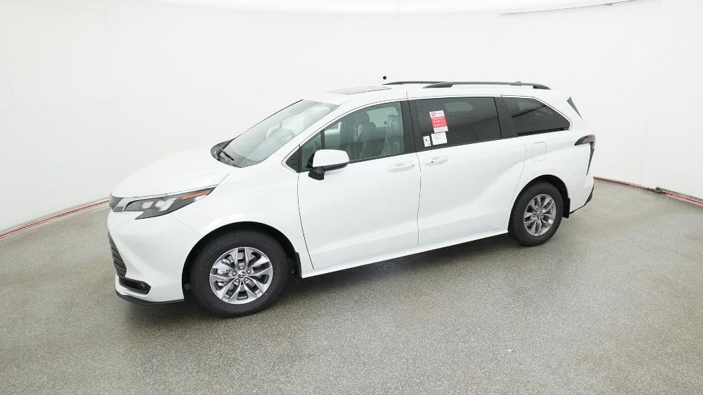 New 2026 Toyota Sienna XLE FWD image 5