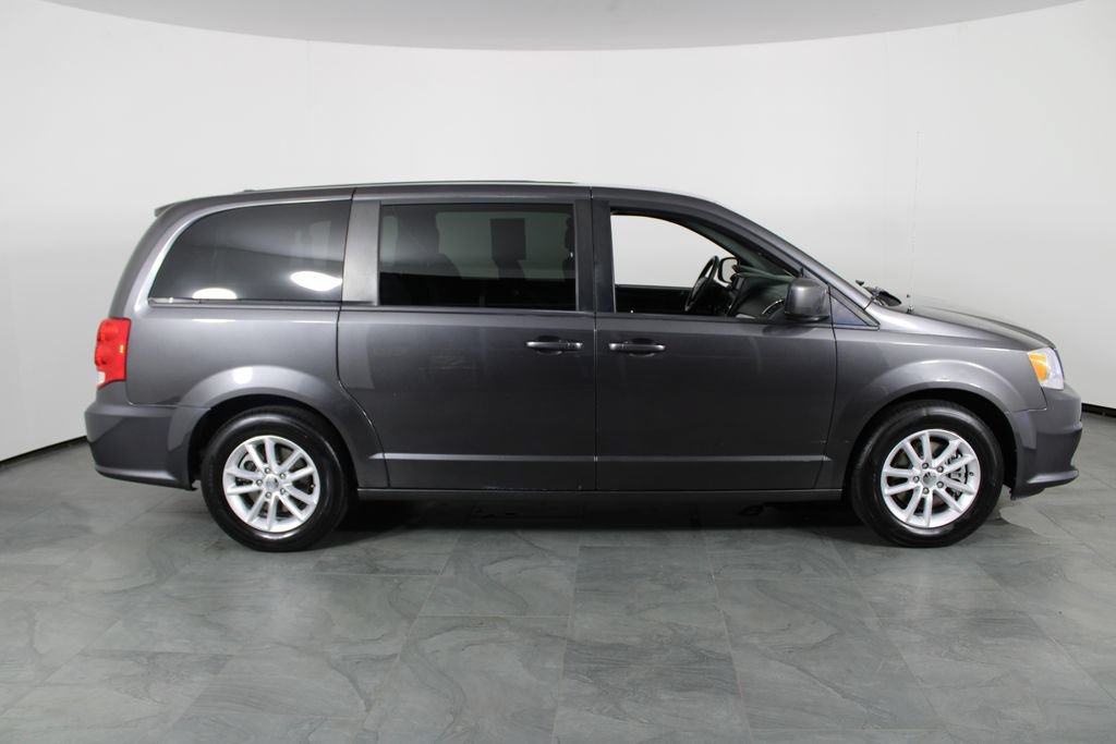 Used 2020 Dodge Grand Caravan SE FWD image 14