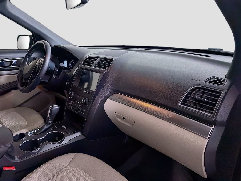 Used 2018 Ford Explorer XLT w/ Equipment Group 201A image 30