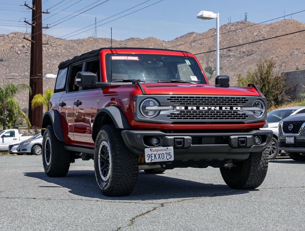 Used 2023 Ford Bronco Badlands w/ Sasquatch Package image 2
