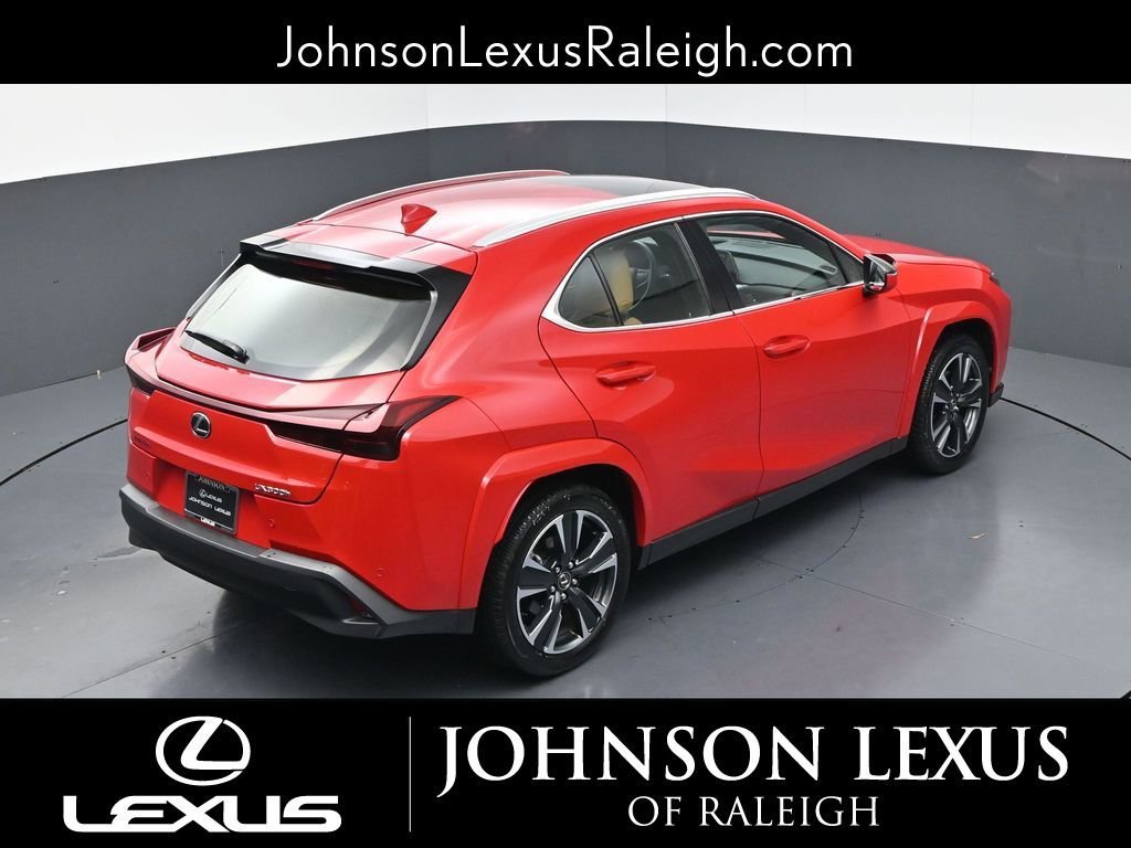 Certified 2025 Lexus UX 300h FWD w/ Accessory Package (Z1) image 28