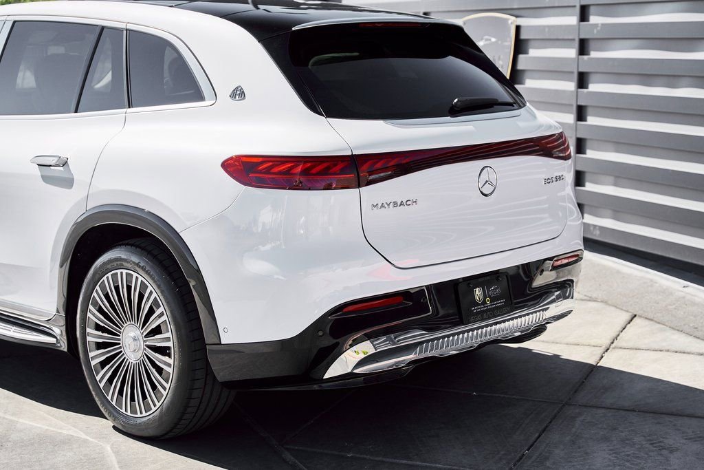 Used 2025 Mercedes-Benz Maybach EQS 680 4MATIC image 13