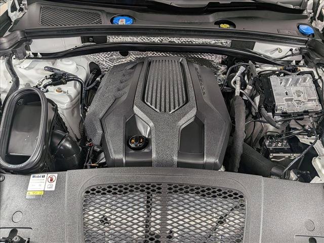 Certified 2023 Porsche Macan AWD/4WD image 26