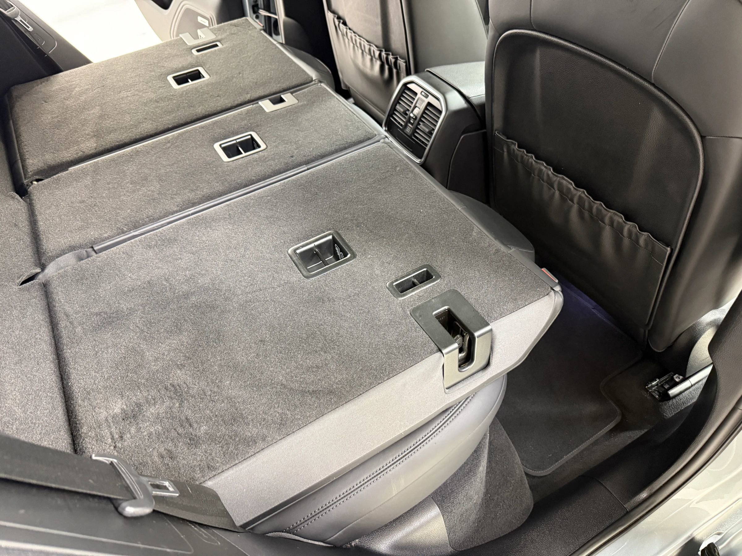 Used 2020 Porsche Macan S image 46