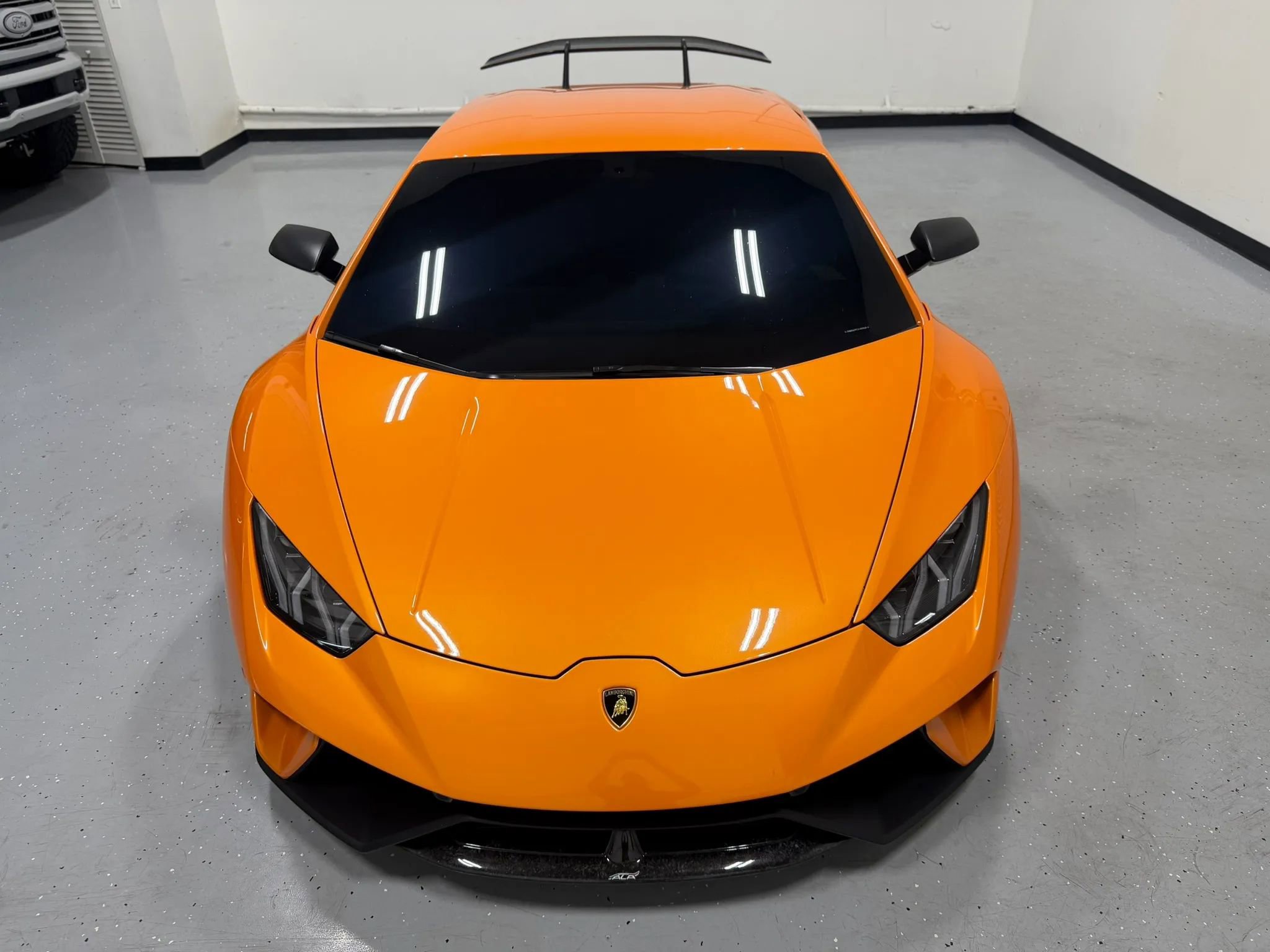 Used 2018 Lamborghini Huracan Performante AWD/4WD image 23