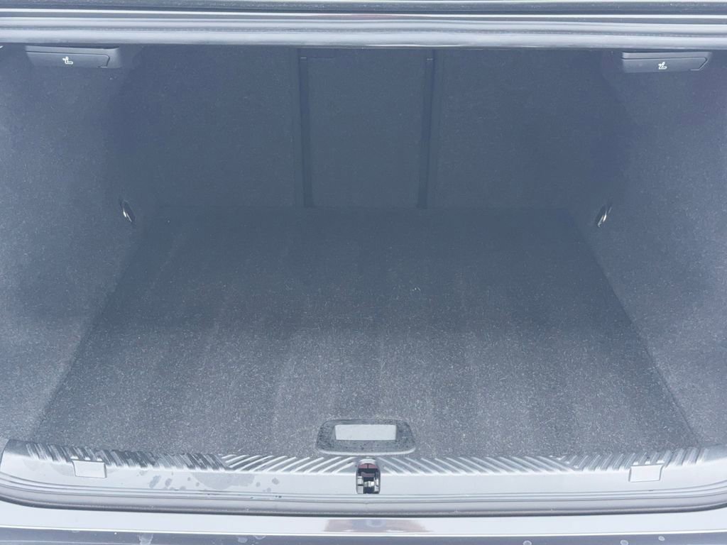 Used 2024 BMW i5 eDrive40i image 12