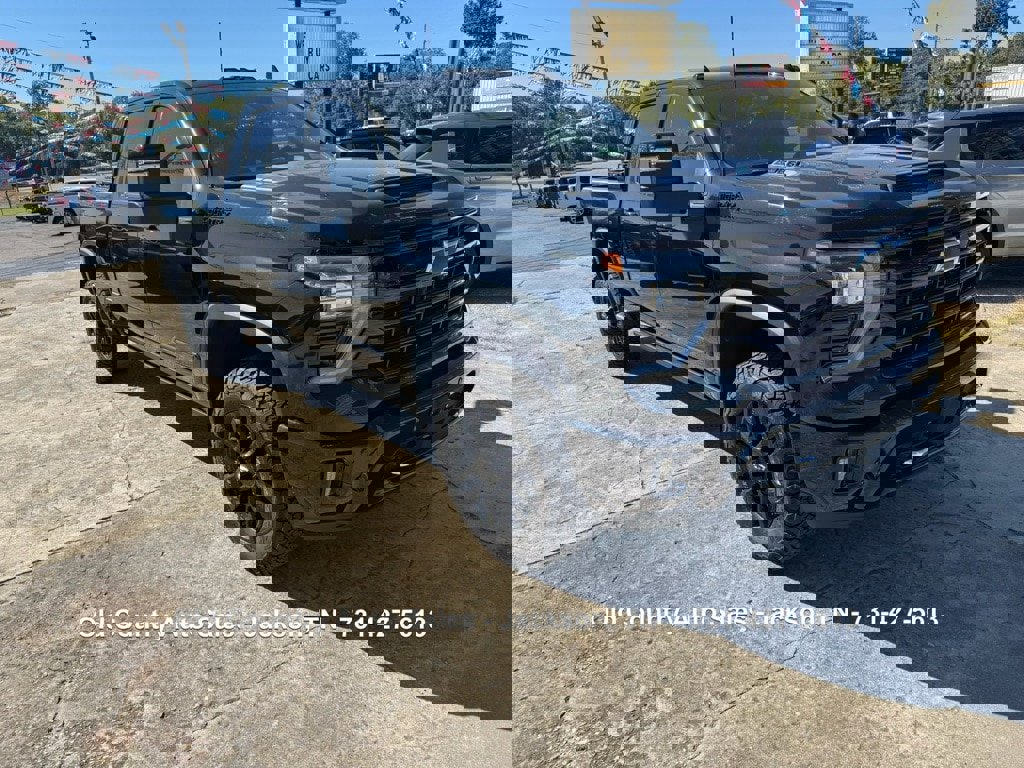 Used 2025 Chevrolet Silverado 2500 High Country w/ Midnight Edition image 4