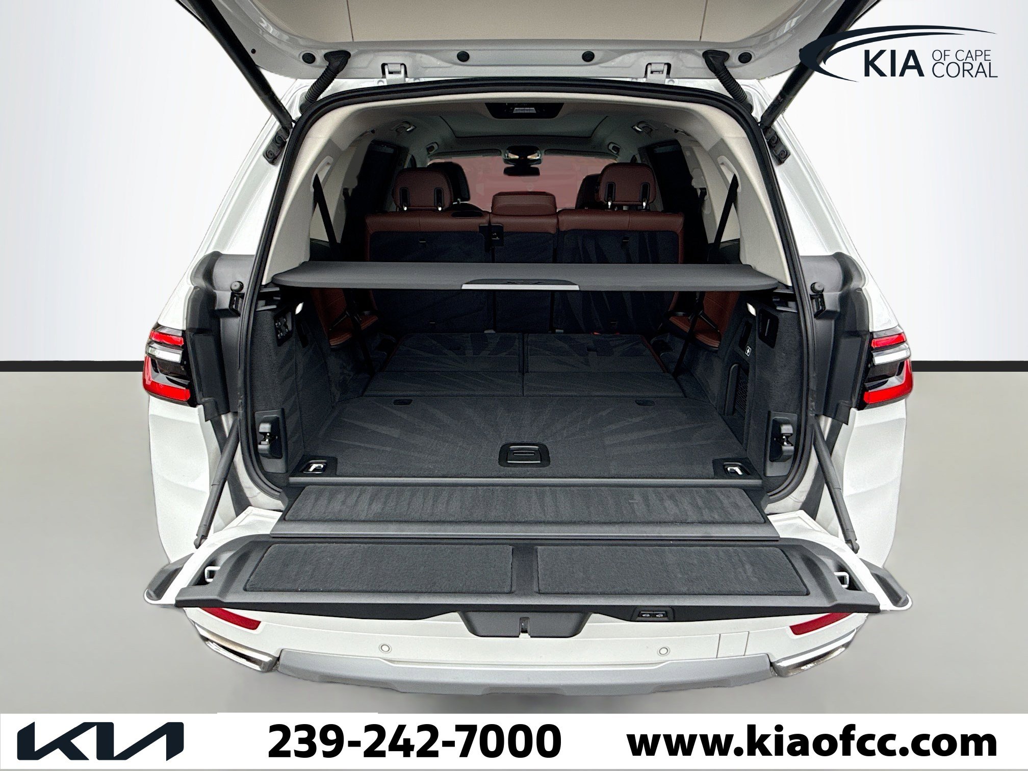 Used 2023 BMW X7 xDrive40i w/ Executive Package image 12