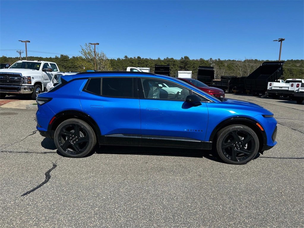 New 2025 Chevrolet Equinox EV RS image 2