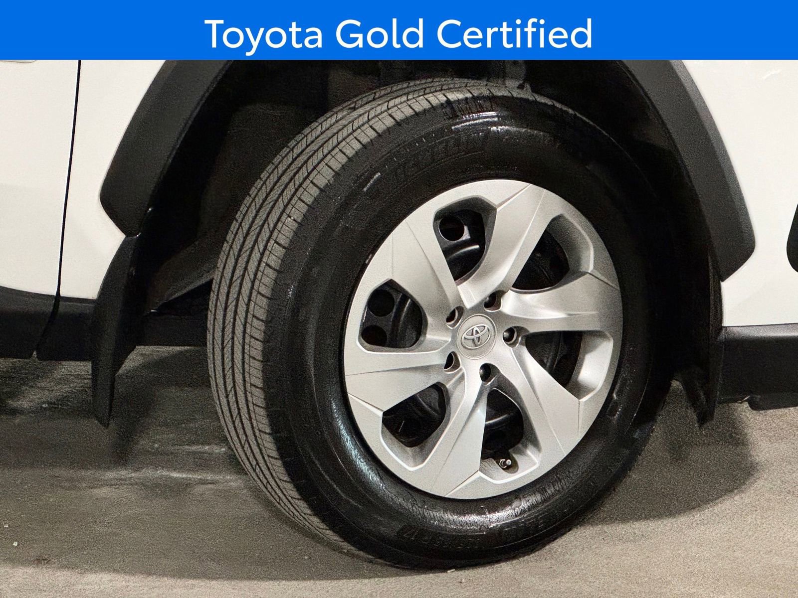 Used 2023 Toyota RAV4 LE image 2