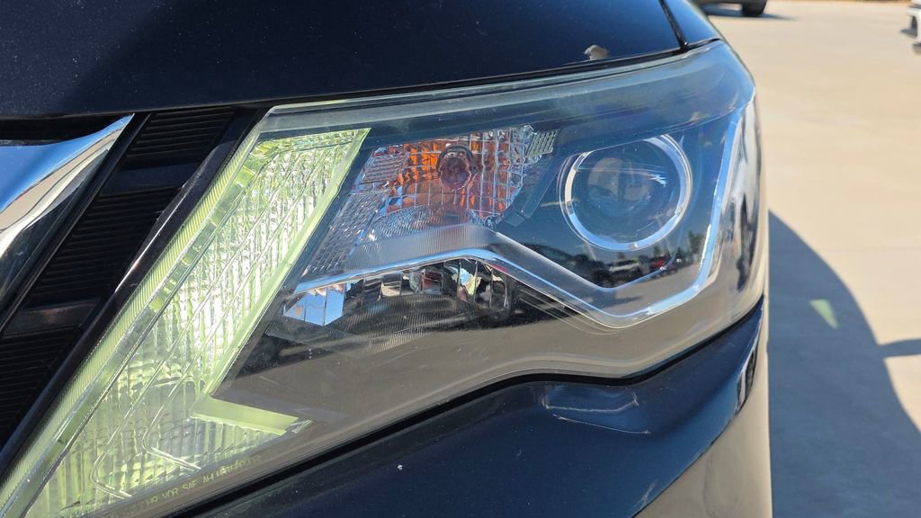 Used 2020 Nissan Pathfinder SL AWD/4WD image 9