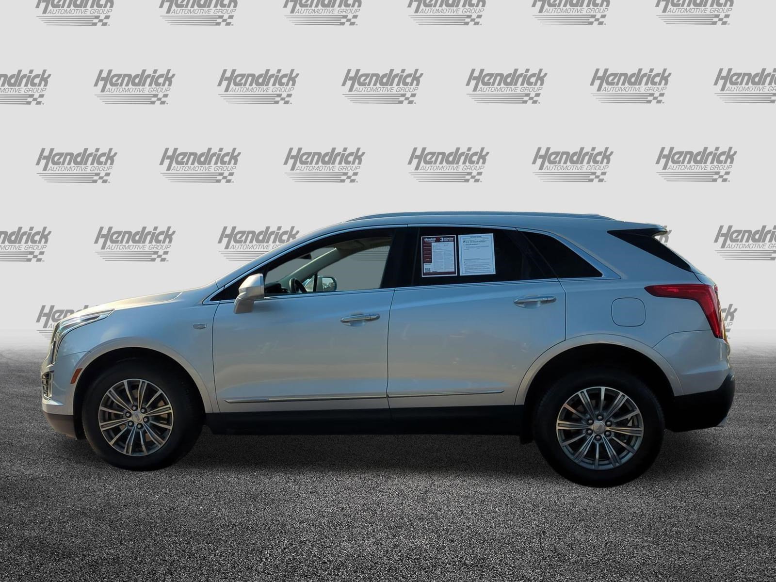 Used 2017 Cadillac XT5 Luxury w/ Driver Awareness Package FWD image 7