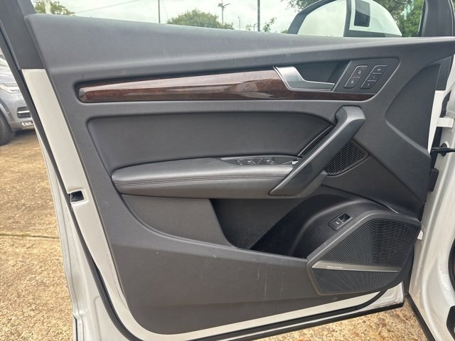 Used 2019 Audi Q5 2.0T Premium Plus w/ Premium Plus Package image 19