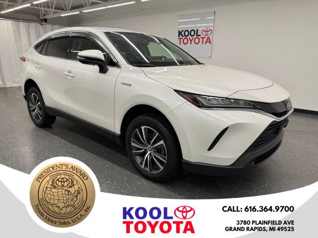 Certified 2021 Toyota Venza LE w/ Carpet Mat Package (TMS) AWD/4WD image 1