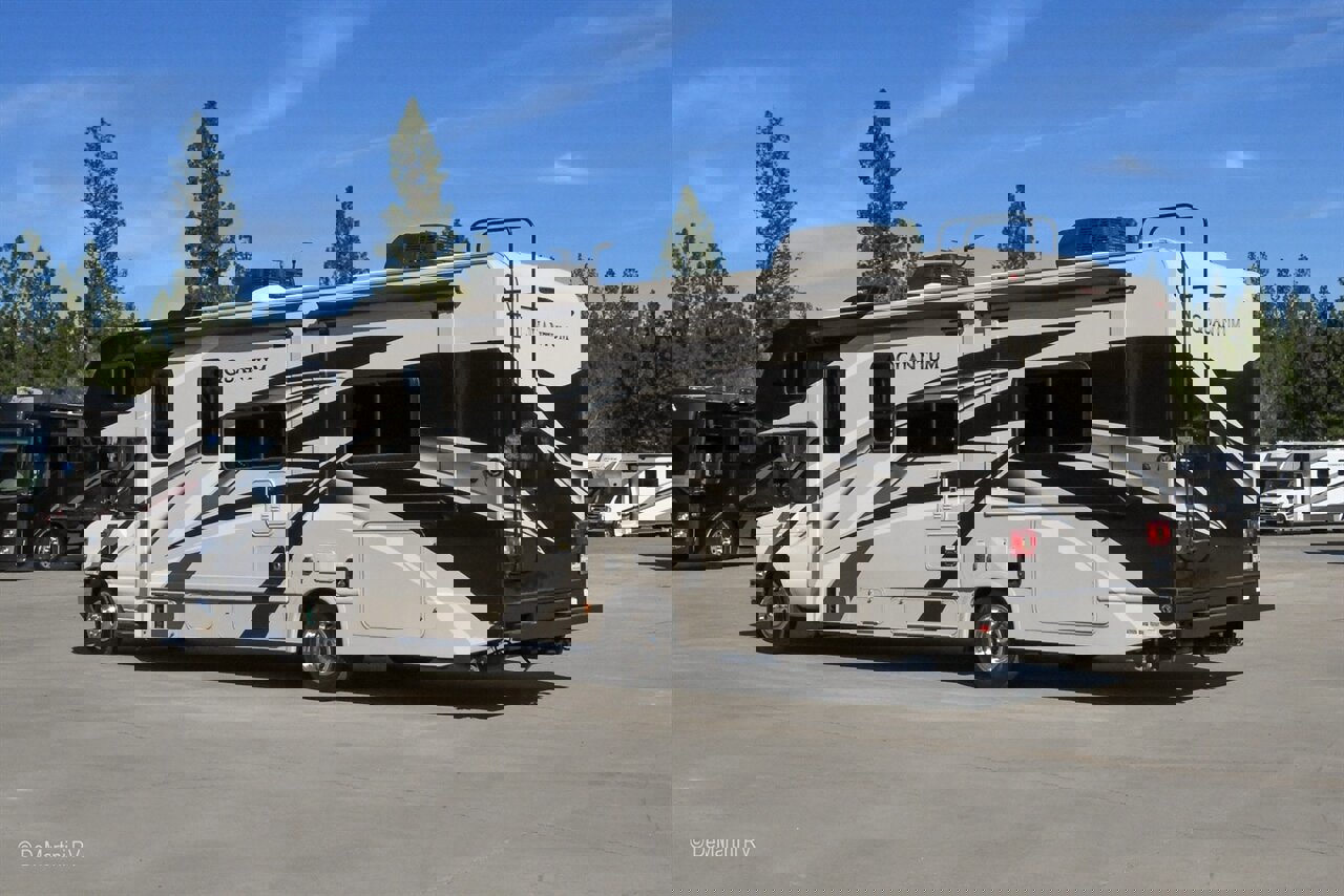 Used 2019 Ford E-450 and Econoline 450 Super Duty w/ Motorhome Prep Package image 2