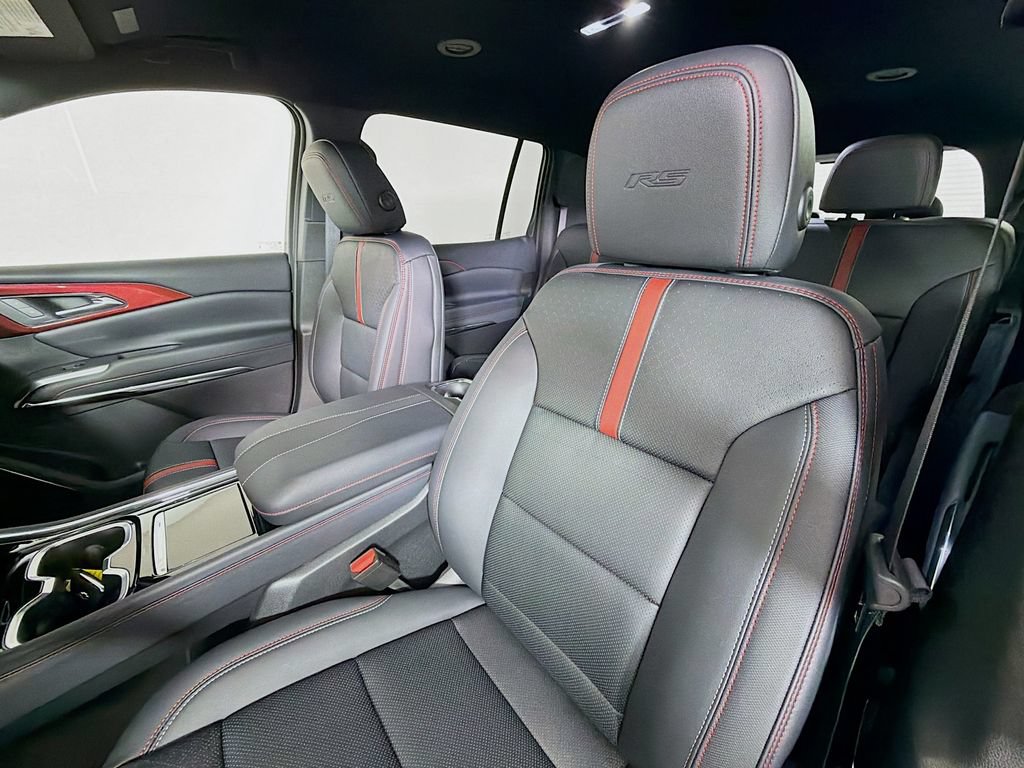 New 2026 Chevrolet Traverse RS w/ LPO, Floor Liner Package AWD/4WD image 11