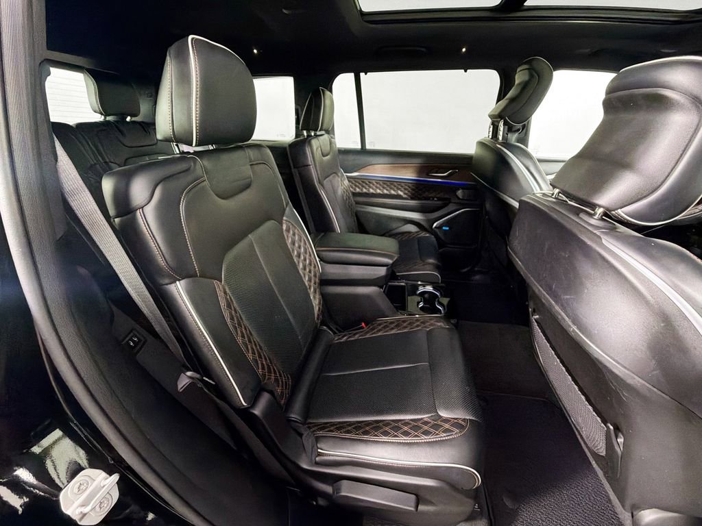 Used 2021 Jeep Grand Cherokee L Summit w/ Luxury Tech Group V image 30