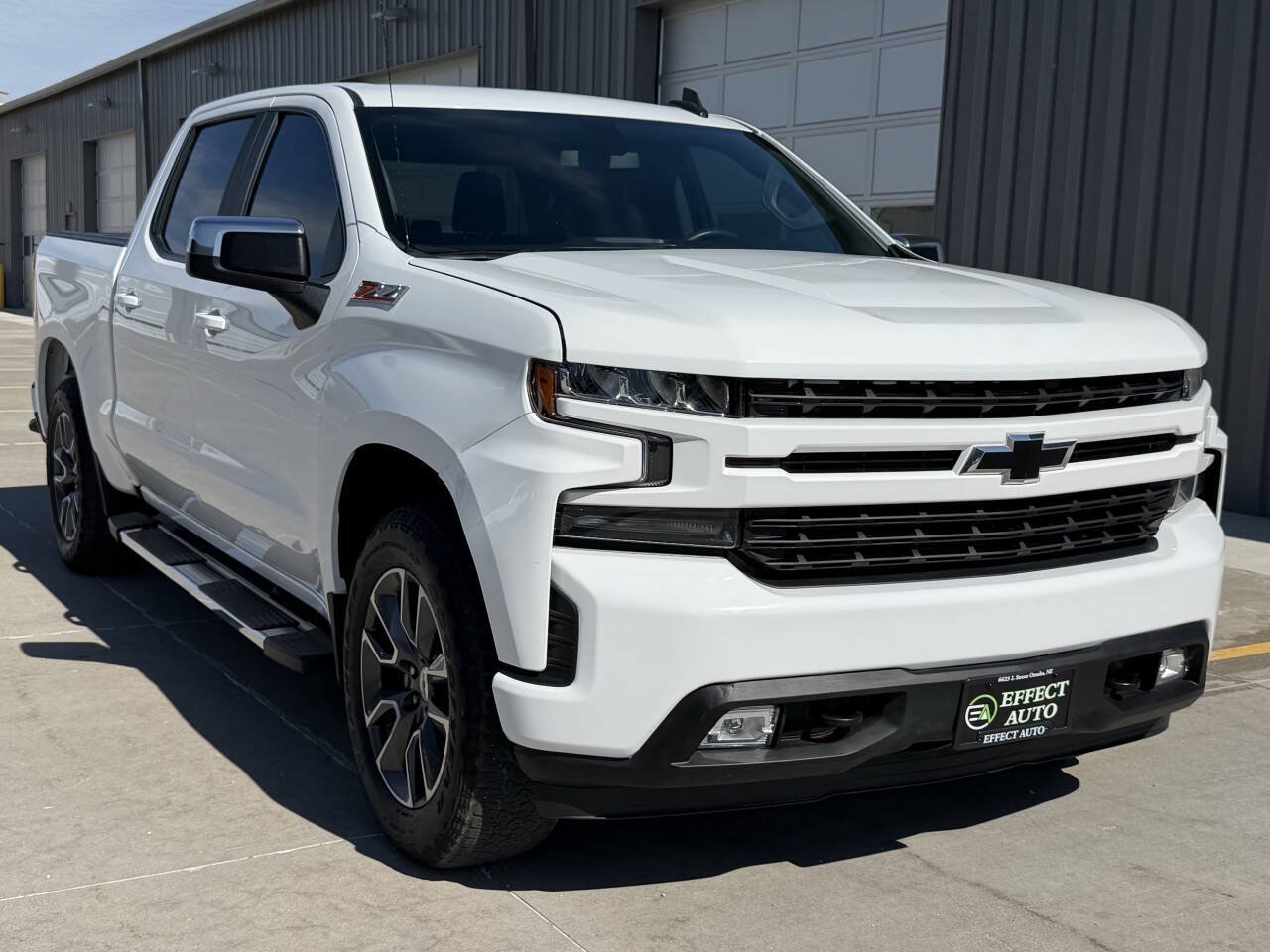 Used 2020 Chevrolet Silverado 1500 RST w/ RST Value Package AWD/4WD image 8