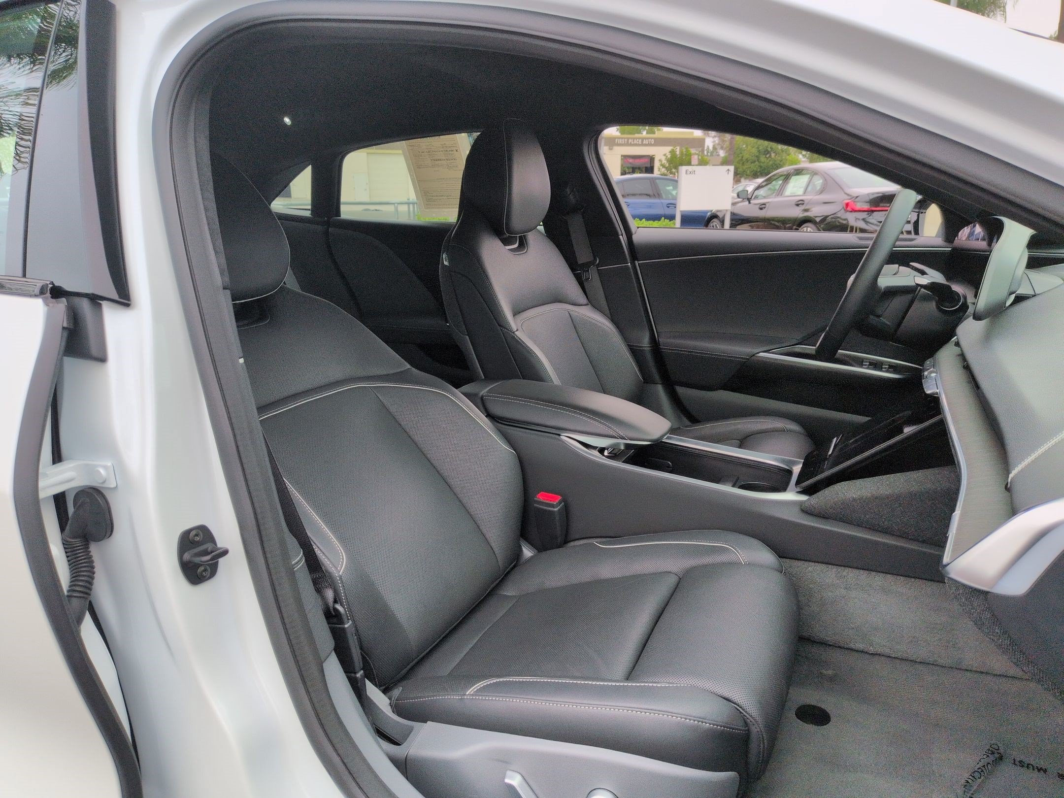 Used 2024 Lucid Air Touring AWD/4WD image 32