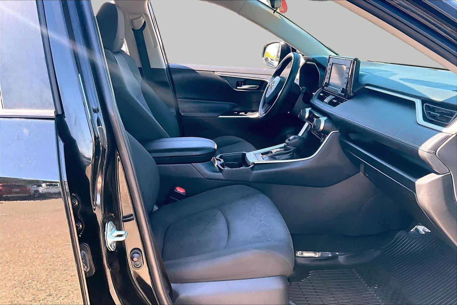 Certified 2021 Toyota RAV4 XLE AWD/4WD image 8