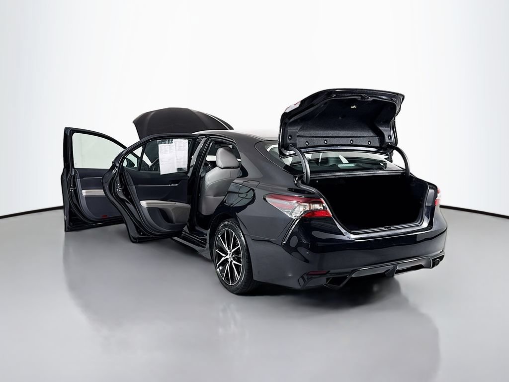 Used 2023 Toyota Camry SE AWD/4WD image 18