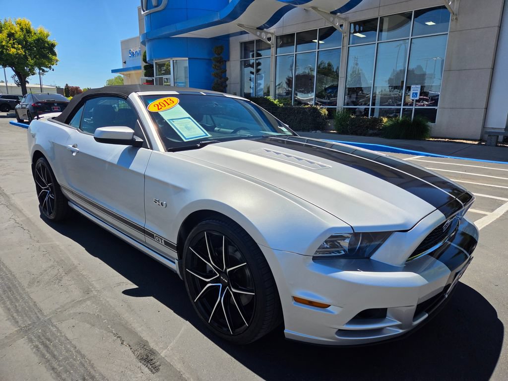 Used 2013 Ford Mustang GT Premium RWD image 25