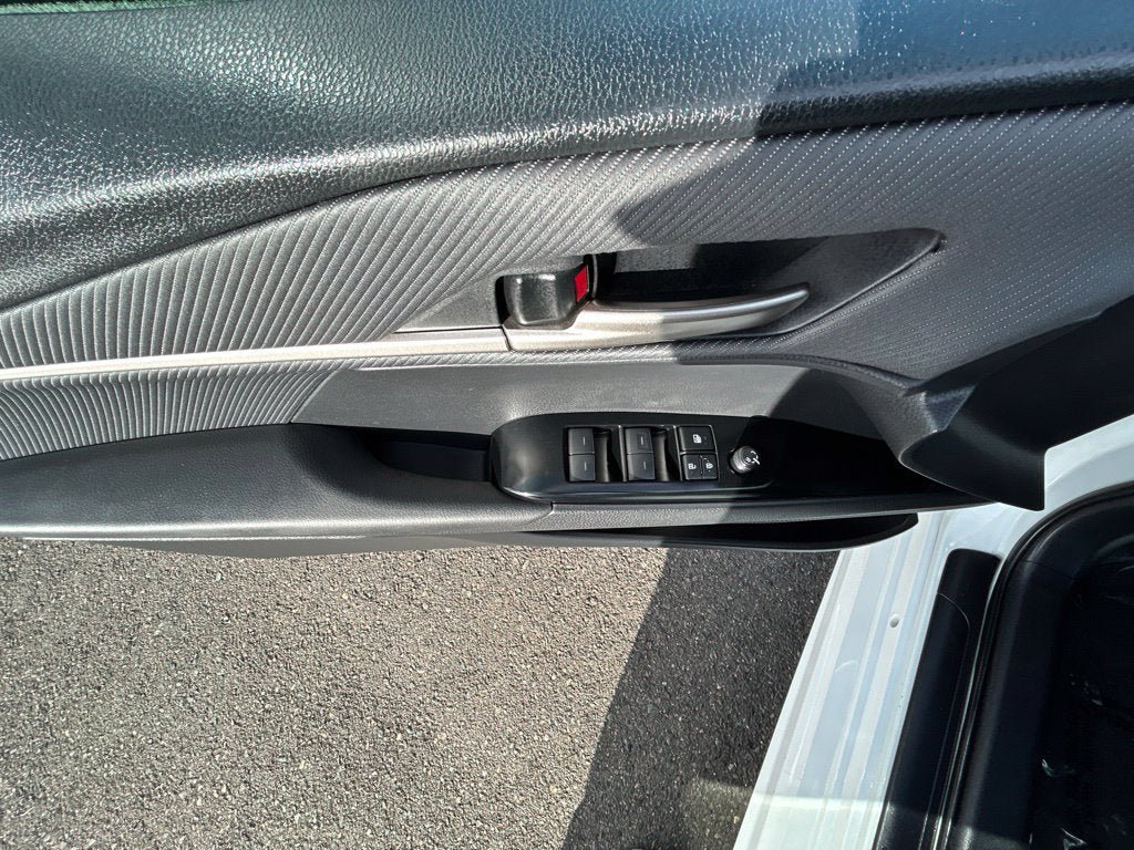 Used 2025 Toyota Camry SE FWD image 17
