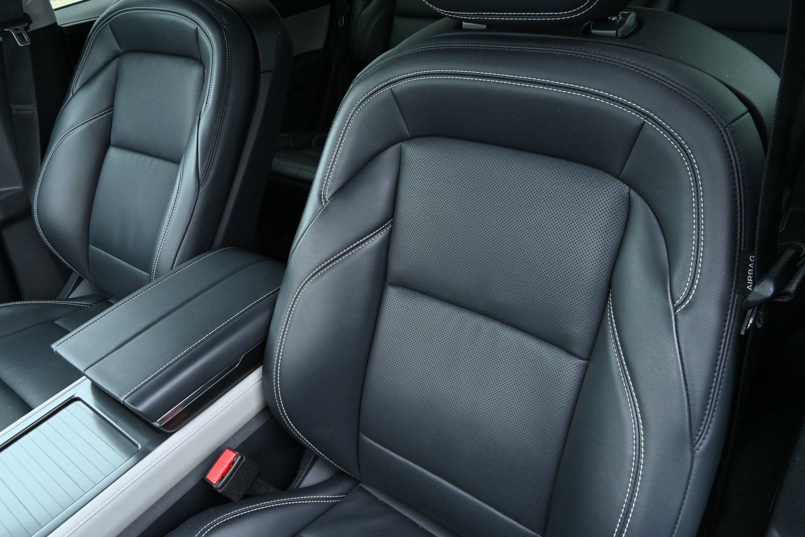Used 2024 Lincoln Nautilus Premier AWD/4WD image 12