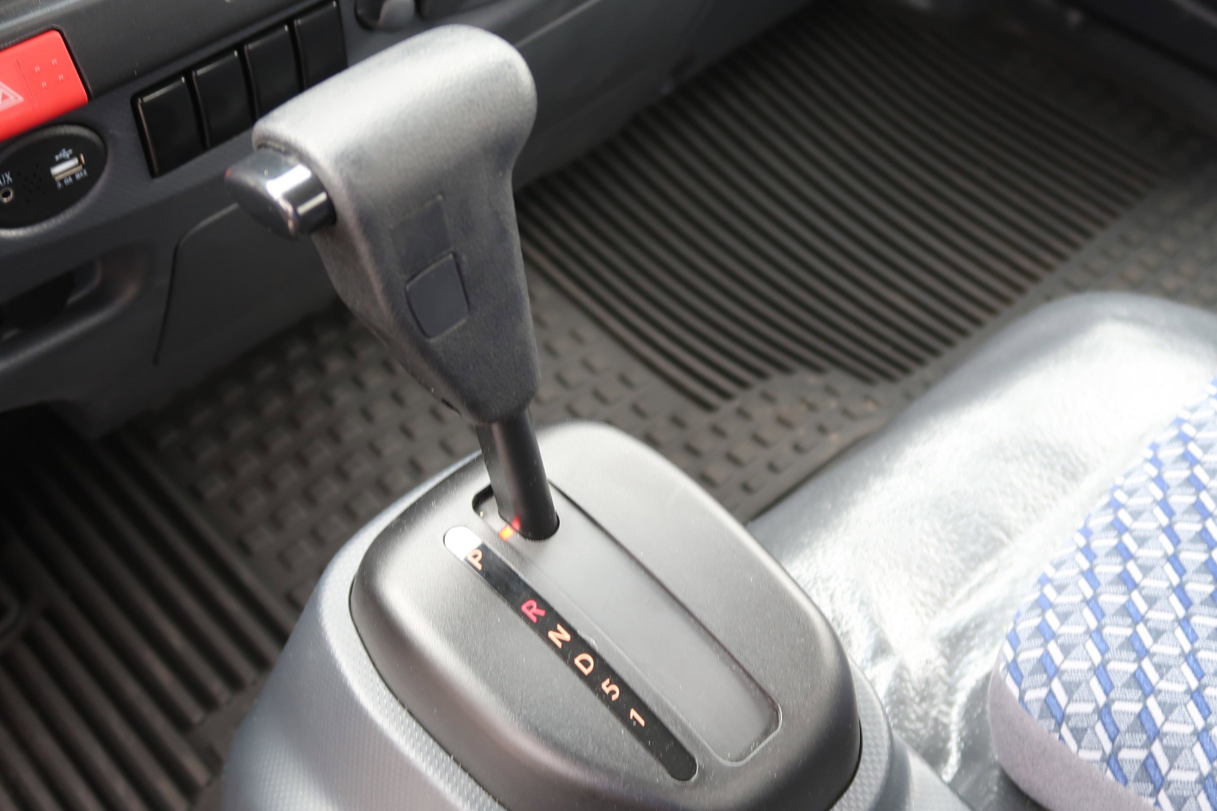 Used 2025 Chevrolet Low Cab Forward RWD image 32