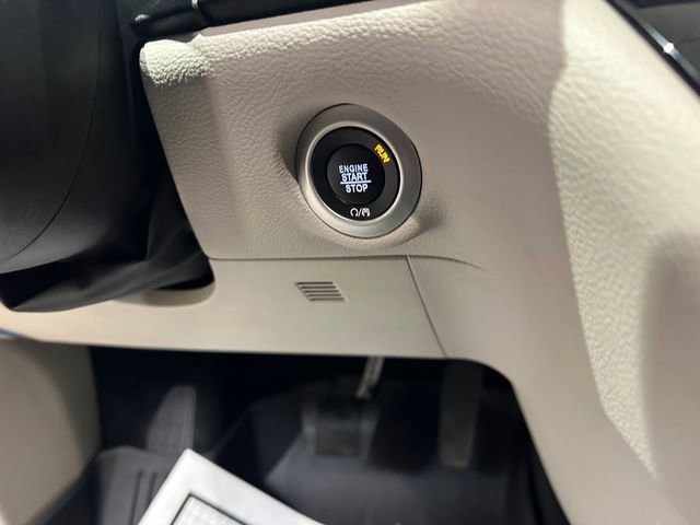 Used 2022 Chrysler Pacifica Touring-L AWD/4WD image 14