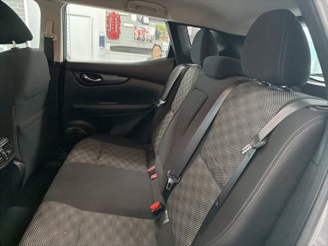 Used 2017 Nissan Rogue Sport SV w/ SV All-Weather Package AWD/4WD image 23