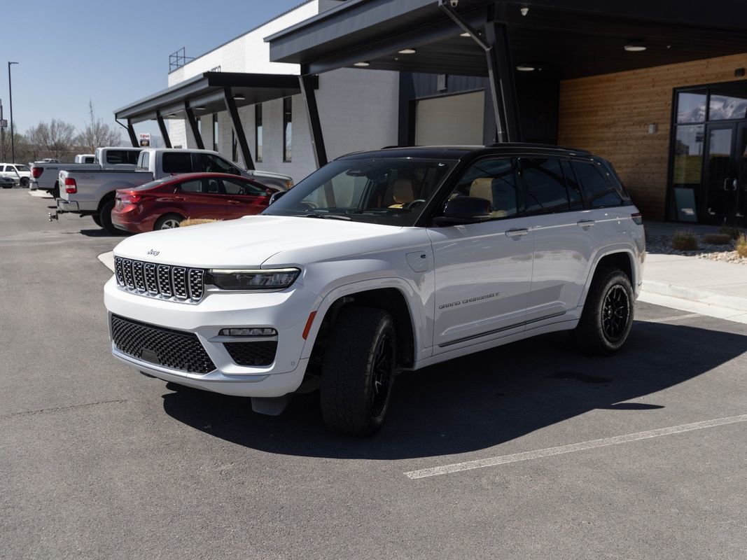 Used 2022 Jeep Grand Cherokee Summit image 3