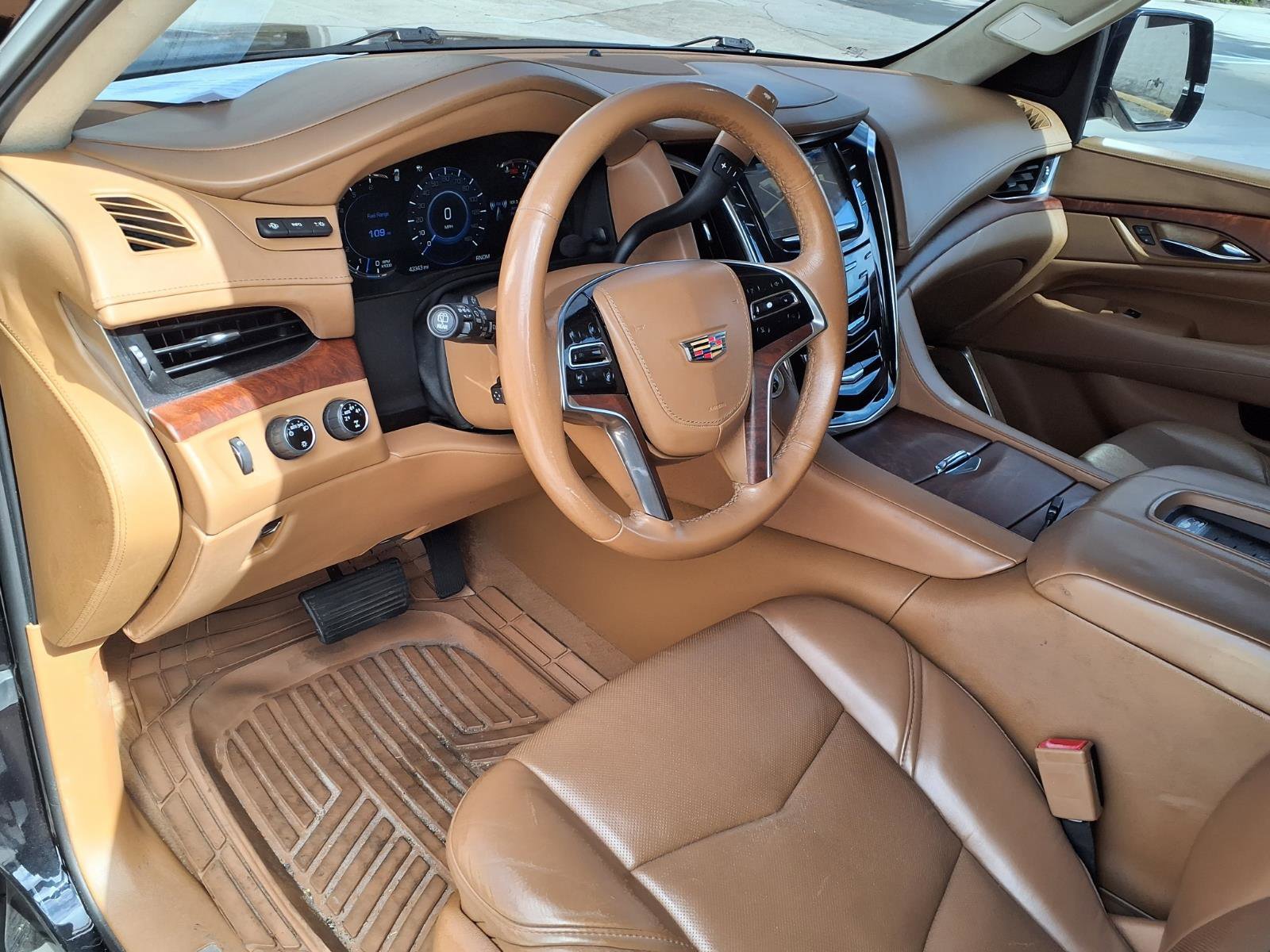 Used 2016 Cadillac Escalade Platinum image 12