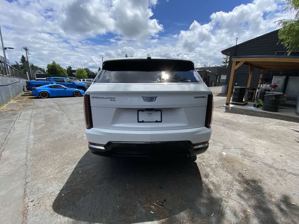 Certified 2025 Cadillac Escalade IQ Luxury 2 AWD/4WD image 5