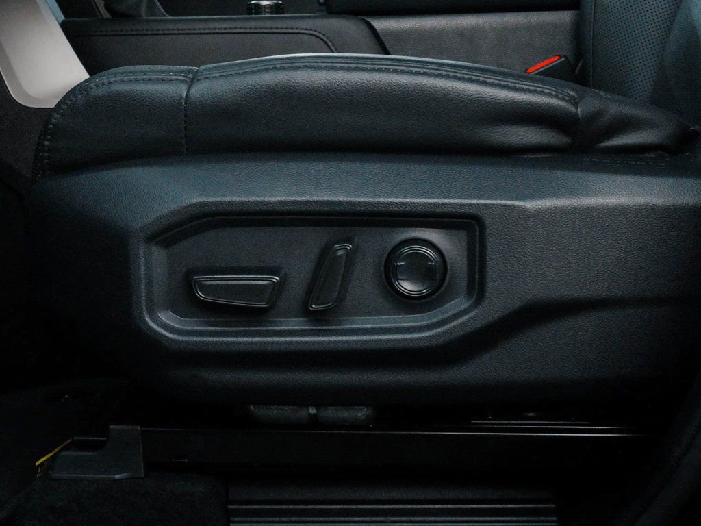 Used 2025 Toyota Tundra Limited image 30