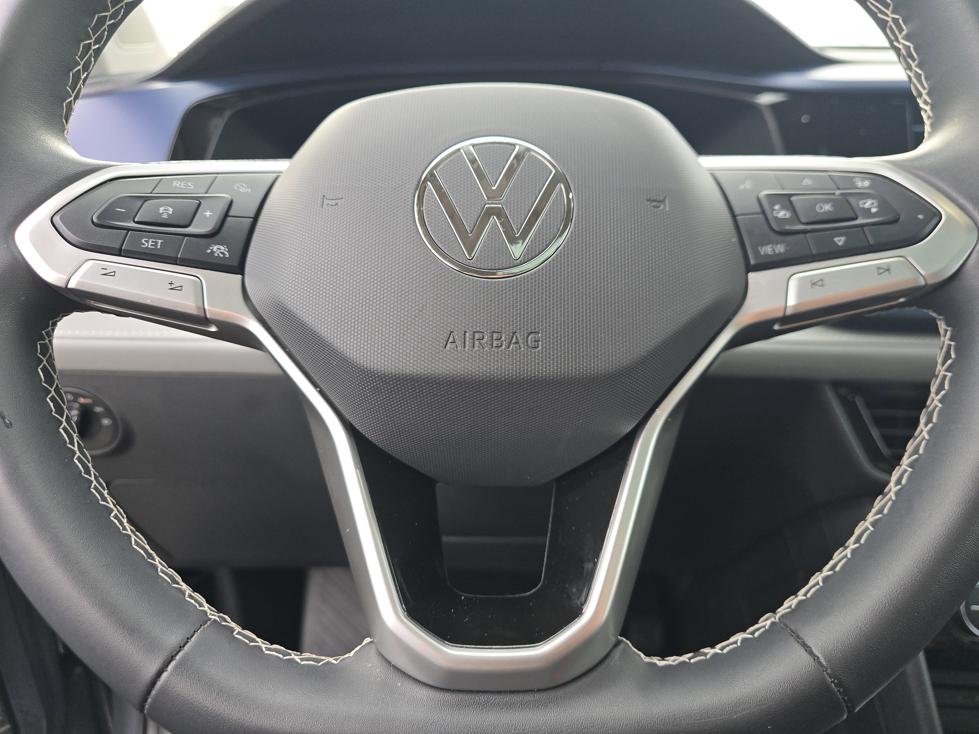 Certified 2024 Volkswagen Taos SE w/ Panoramic Sunroof Package AWD/4WD image 20