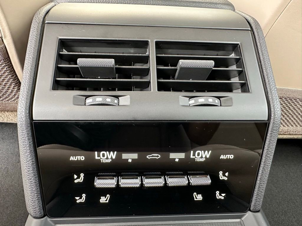 Used 2025 Porsche Panamera 4 image 27